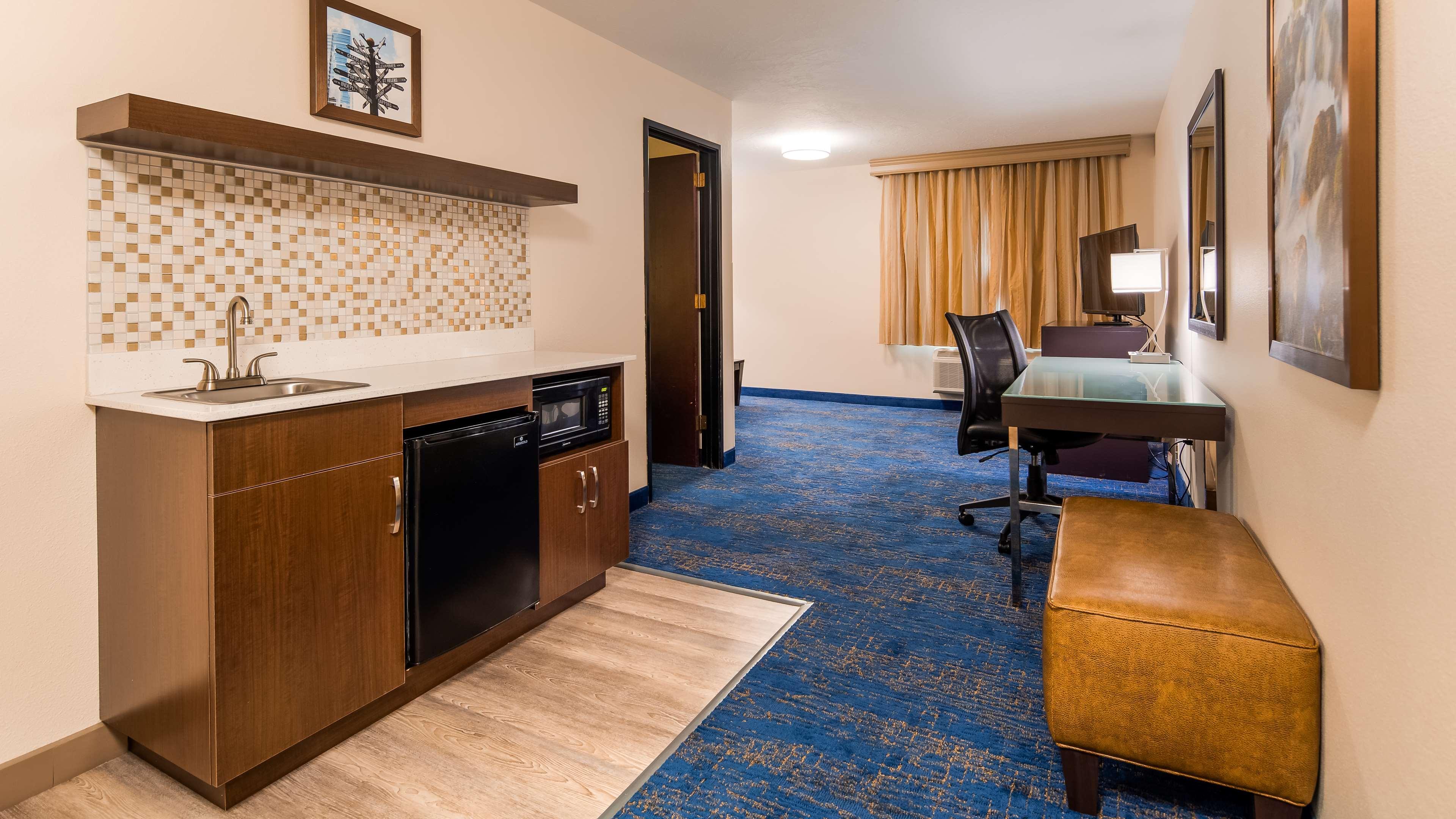 Best Western Plus Executive Hotel & Suites Салфер Экстерьер фото